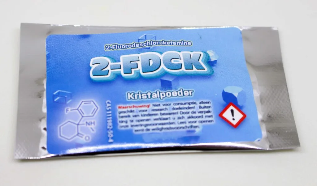 2F-DCK powder informational guide explaining its effects, risks, and differences from K2 and synthetic cannabinoids.